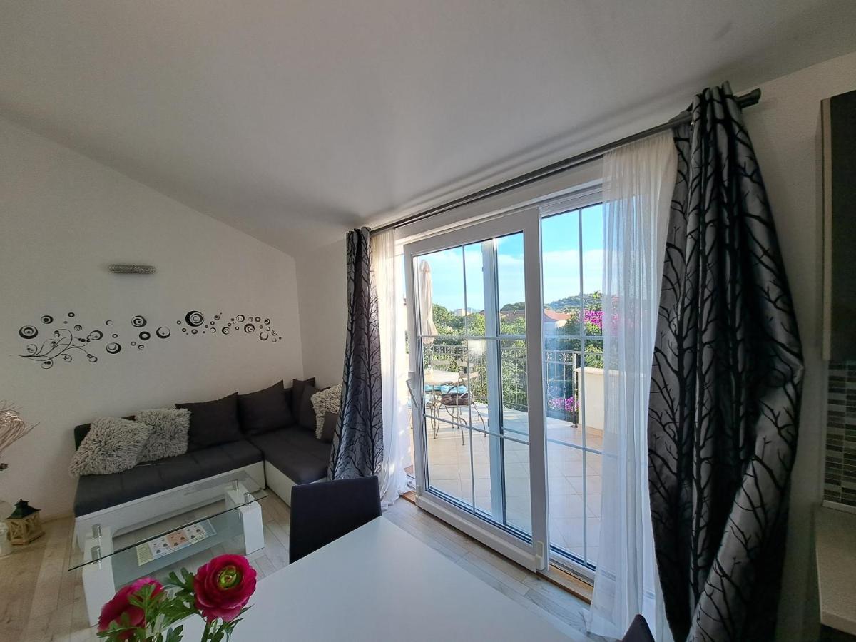 Apartment Oaza Mira Трибунь Экстерьер фото