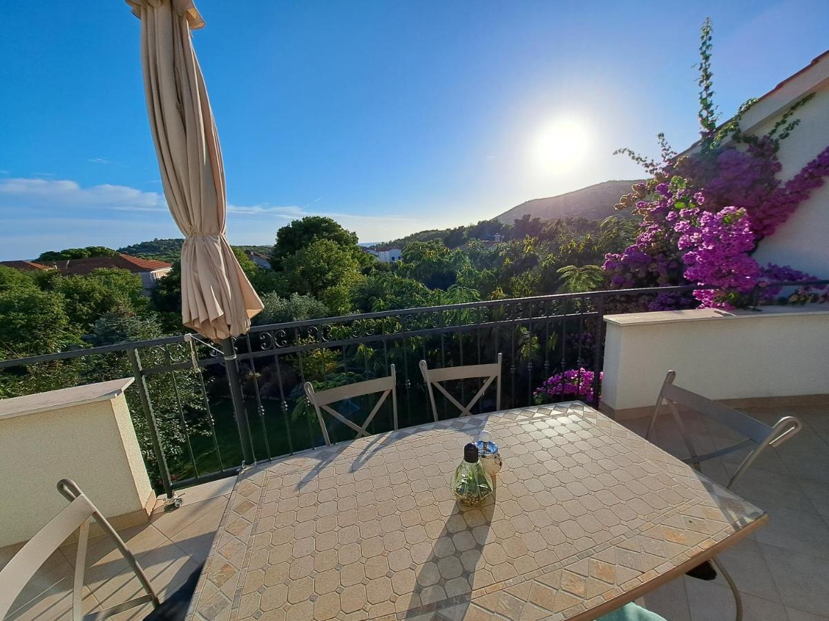 Apartment Oaza Mira Трибунь Экстерьер фото