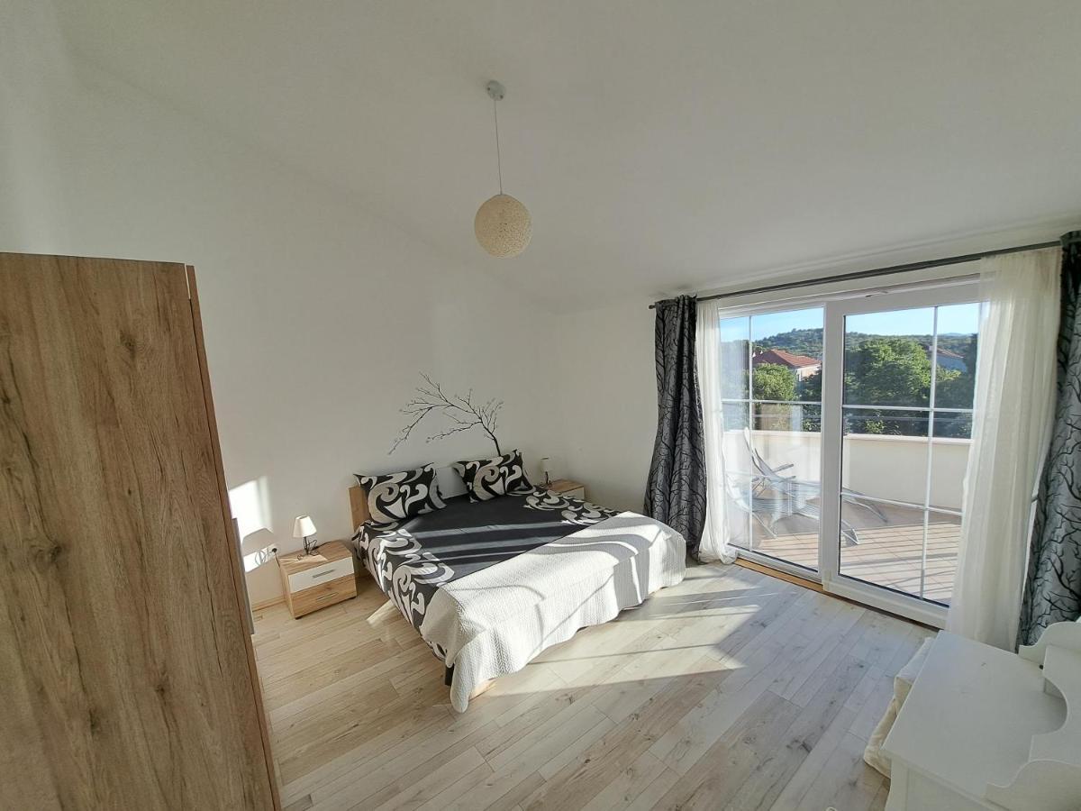 Apartment Oaza Mira Трибунь Экстерьер фото