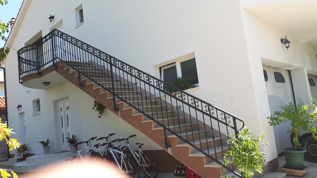 Apartment Oaza Mira Трибунь Экстерьер фото